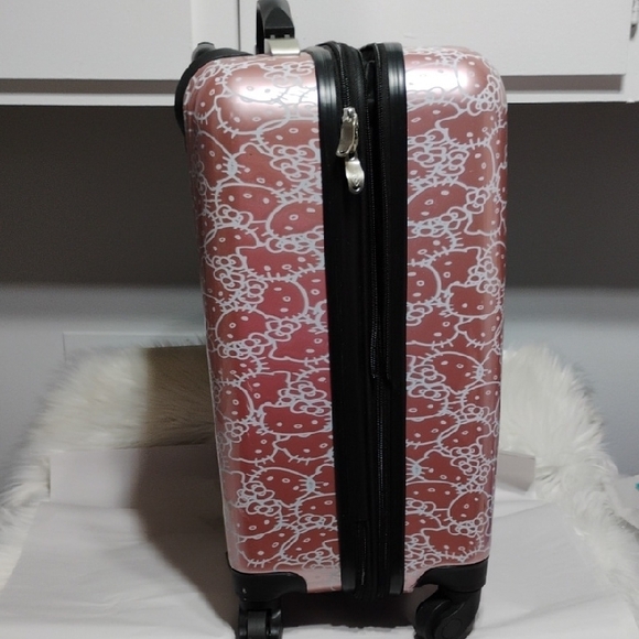 Hello Kitty Heys Rolling Suitcase Patterned Bag (XX-54) - Picture 4 of 14